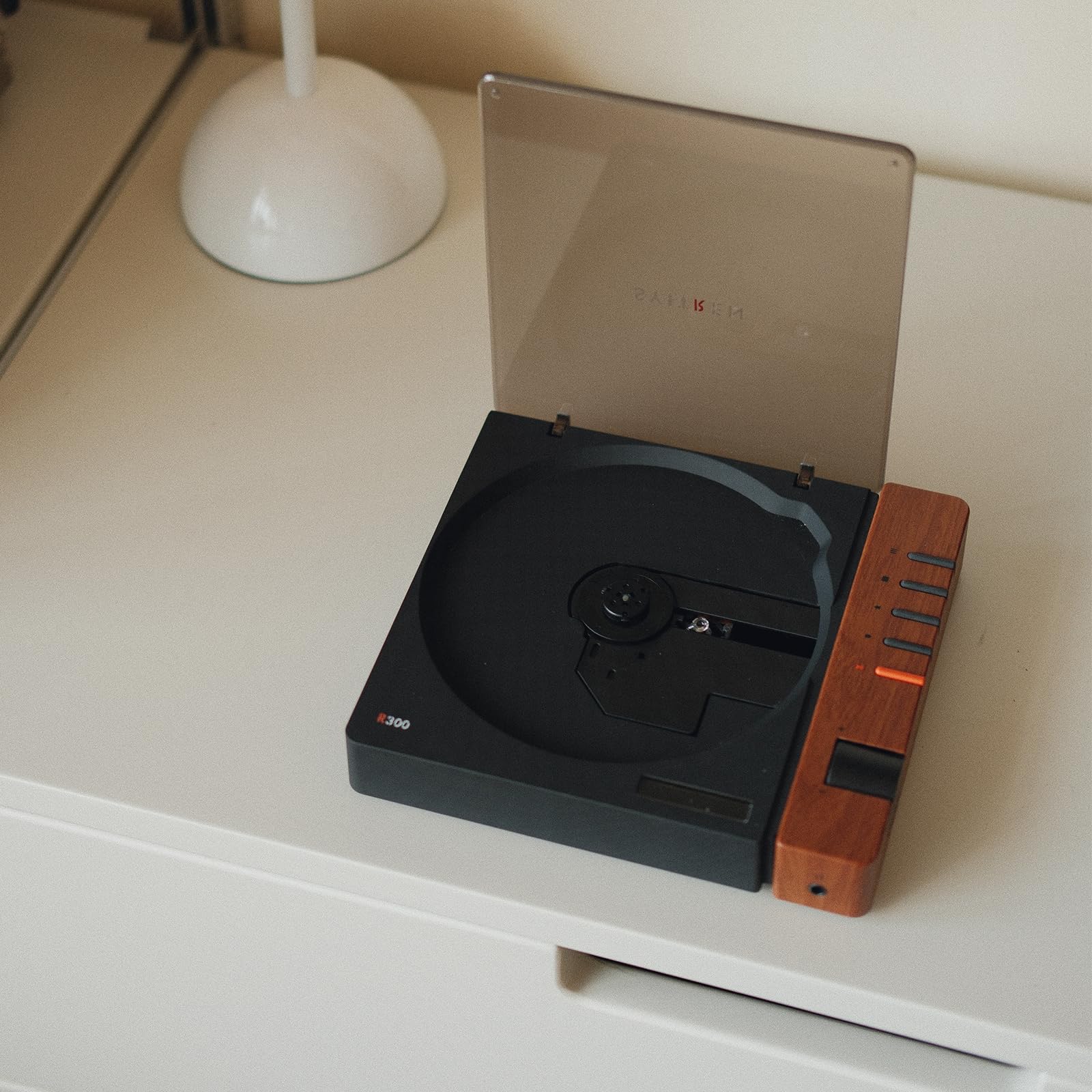 Syitren R300 CD player brown battery indicator for quick status check