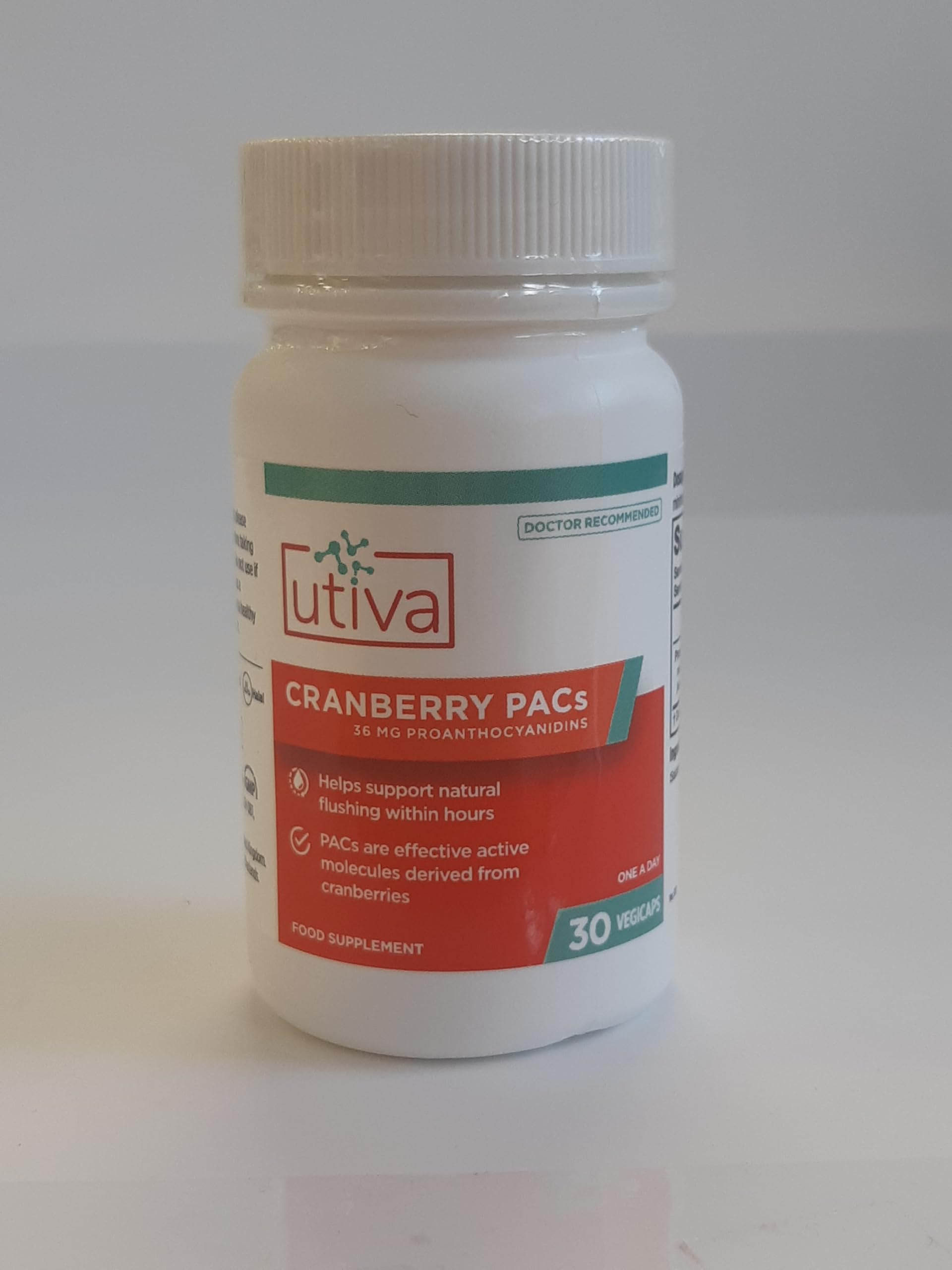Canada-made Szio+ Utiva Cranberry PACs bottle on label