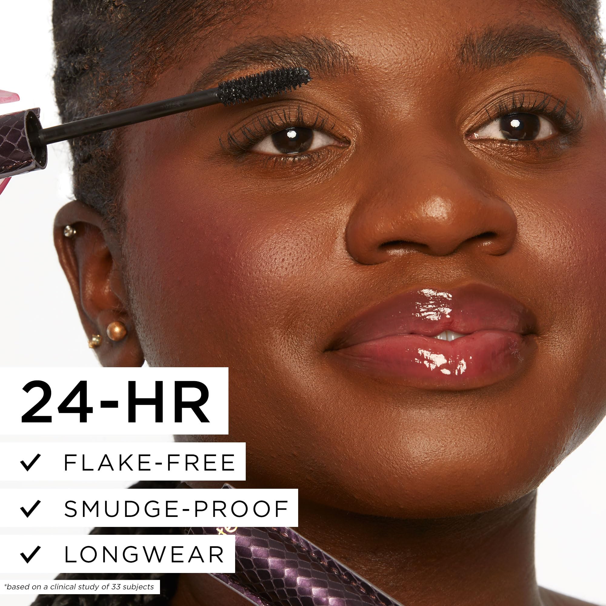 Applied-on-lashes close-up reveals darker, defined lashes.