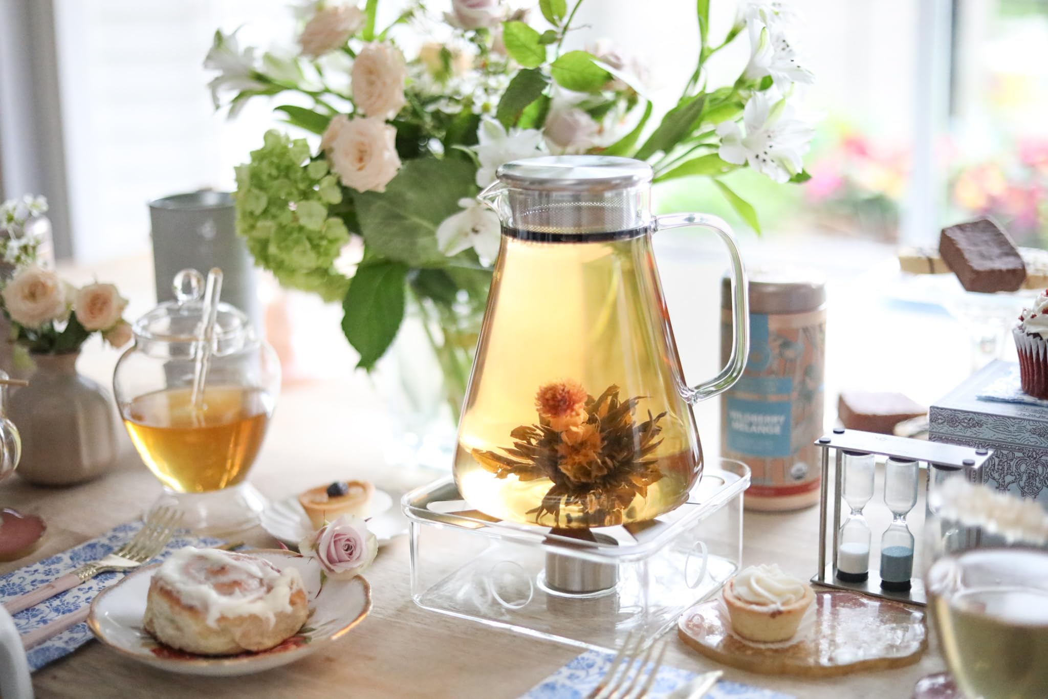 Teabloom glass teapot shows tea color while preserving clean taste.