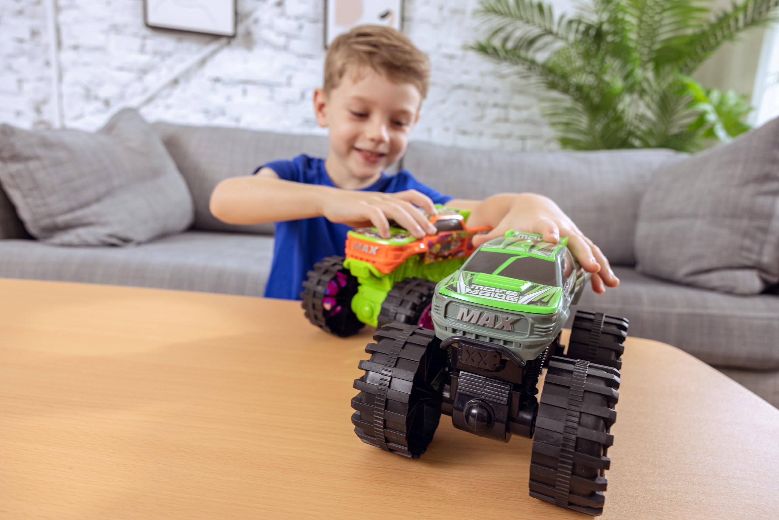 Team Power Exploding Monster Truck battery included, start smashing right out of the box.