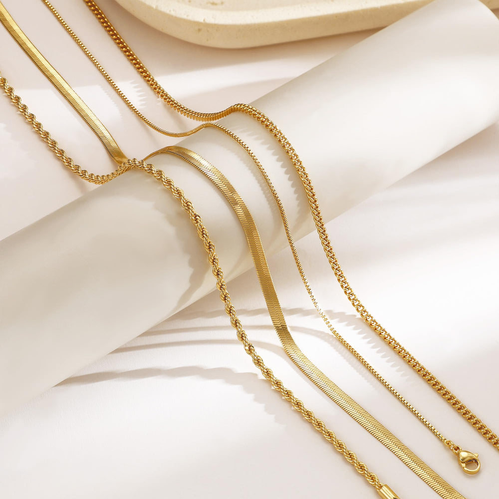 Tewiky layered-necklaces set pairs with pendant pieces beautifully.