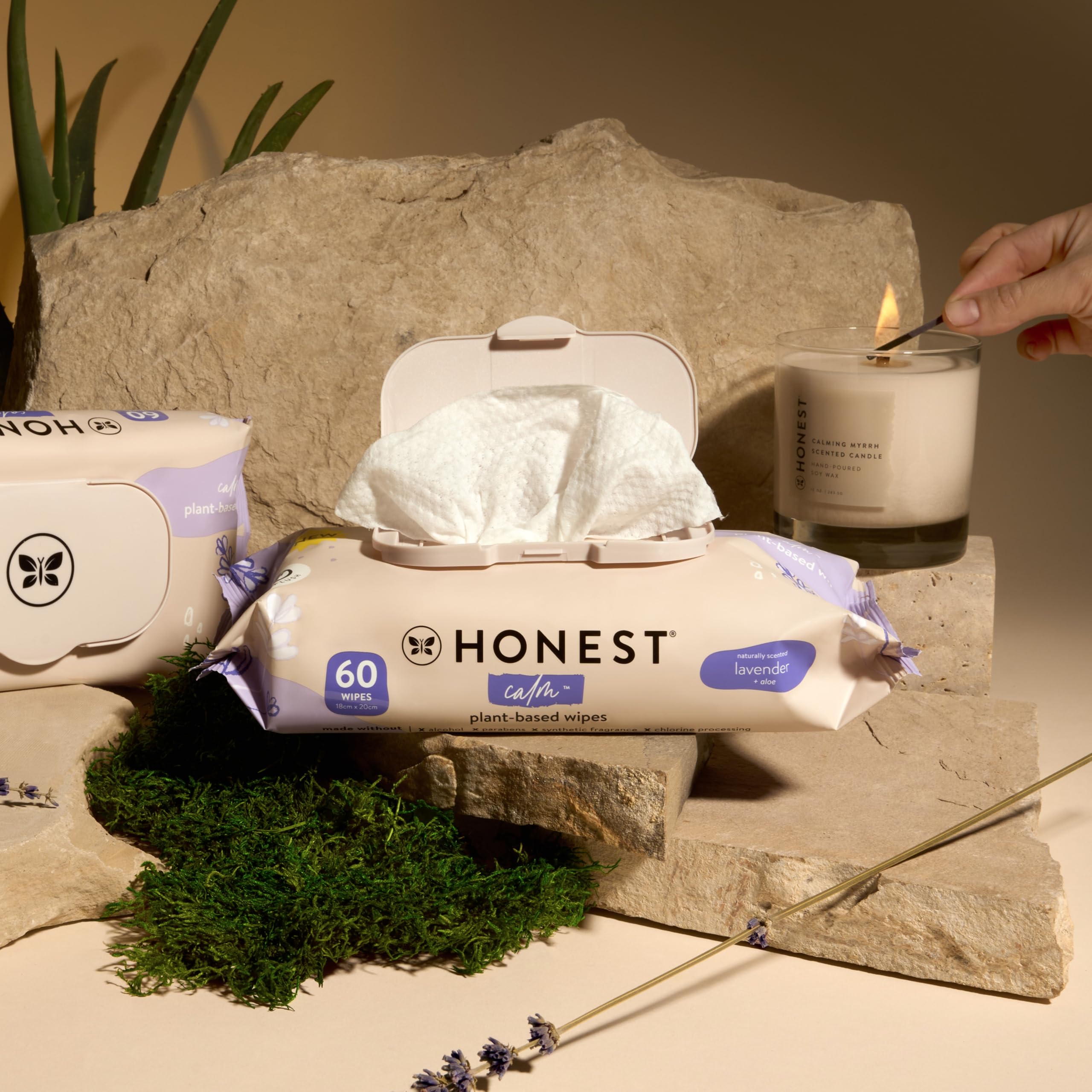 The Honest Company Hydrate Cleanse Wipes with aloe cucumber hydrates skin.