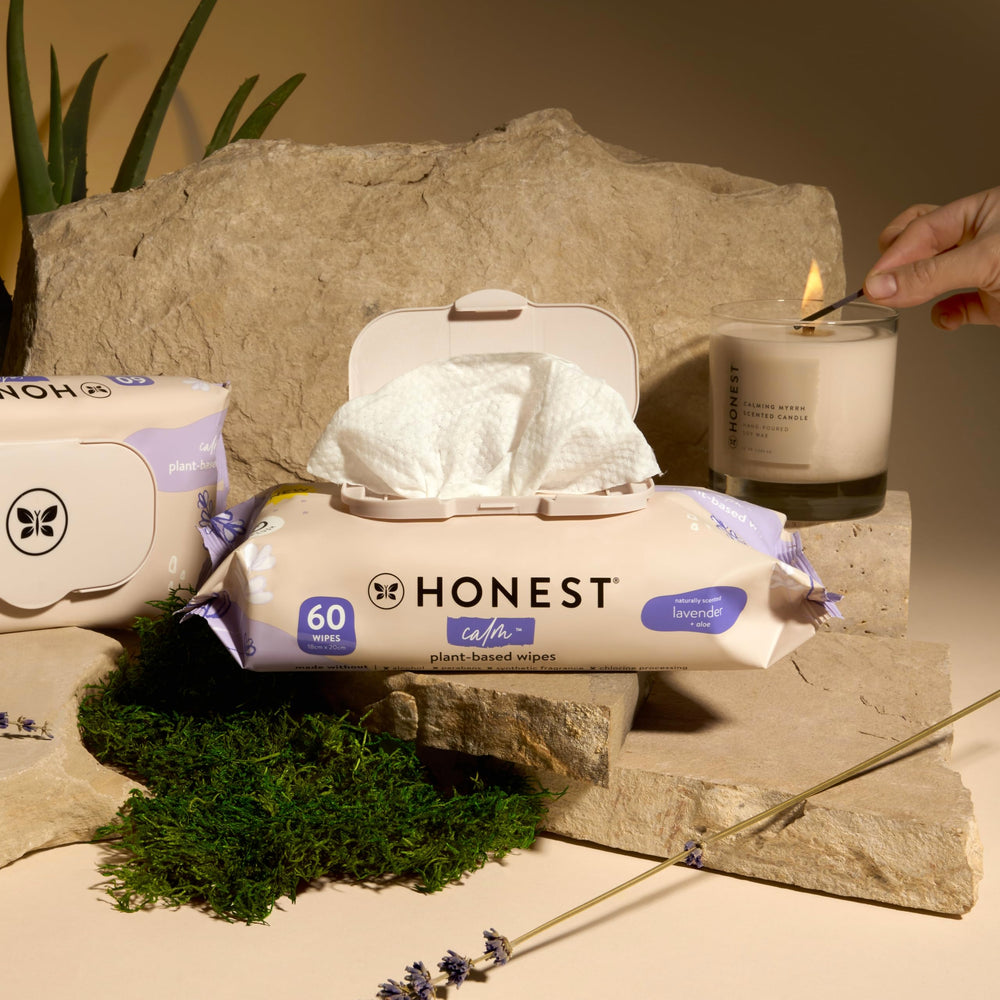 The Honest Company Hydrate Cleanse Wipes with aloe cucumber hydrates skin.