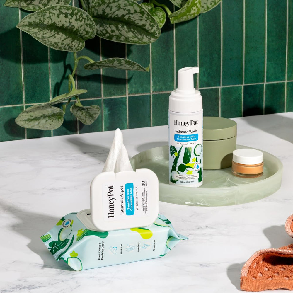Preservative system visuals convey safe, high-quality formula down to the last drop.