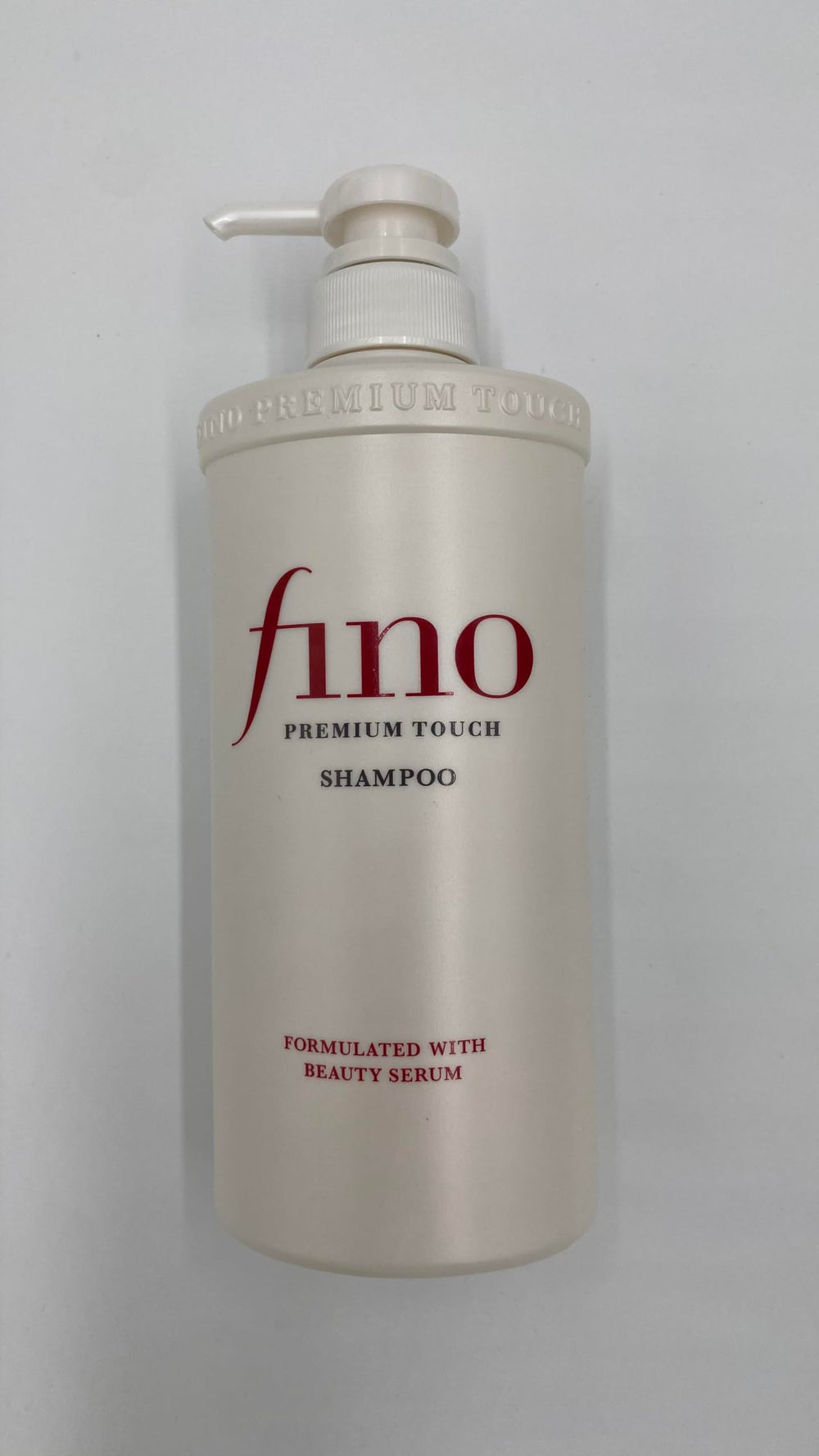 JapanFino Premium Touch Moist Shampoo leaves hair shiny and nourished.