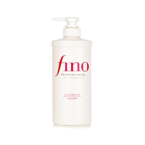 Pour shot of JapanFino Moist Shampoo shows smooth cleansing stream.