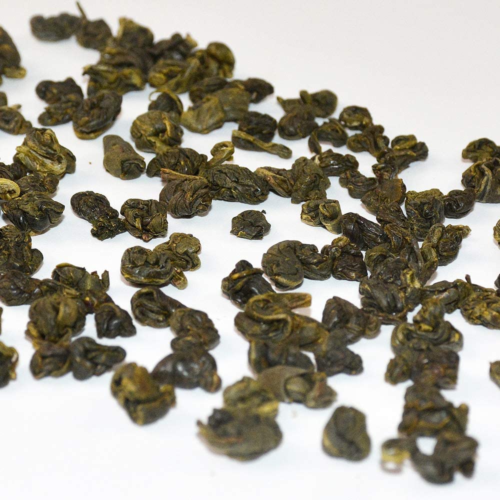 Tian Hu Shan steamed and rolled pearls create a smooth infusion.