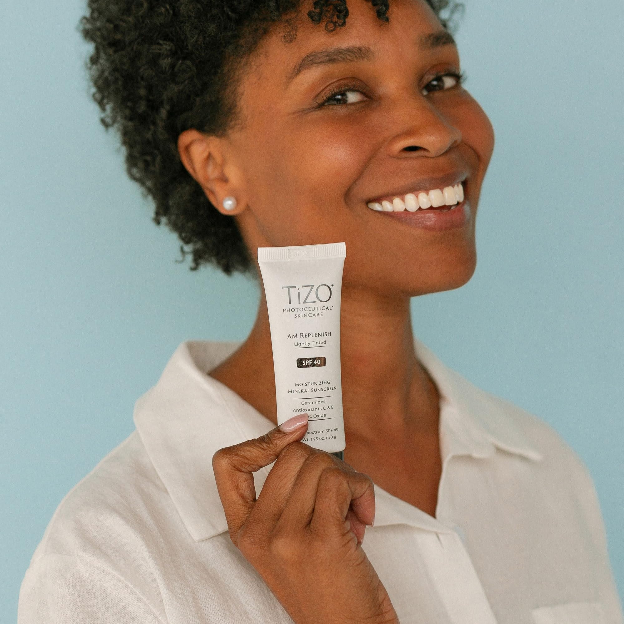 Antioxidants in TIZO AM Replenish SPF 40 protect against environmental stress