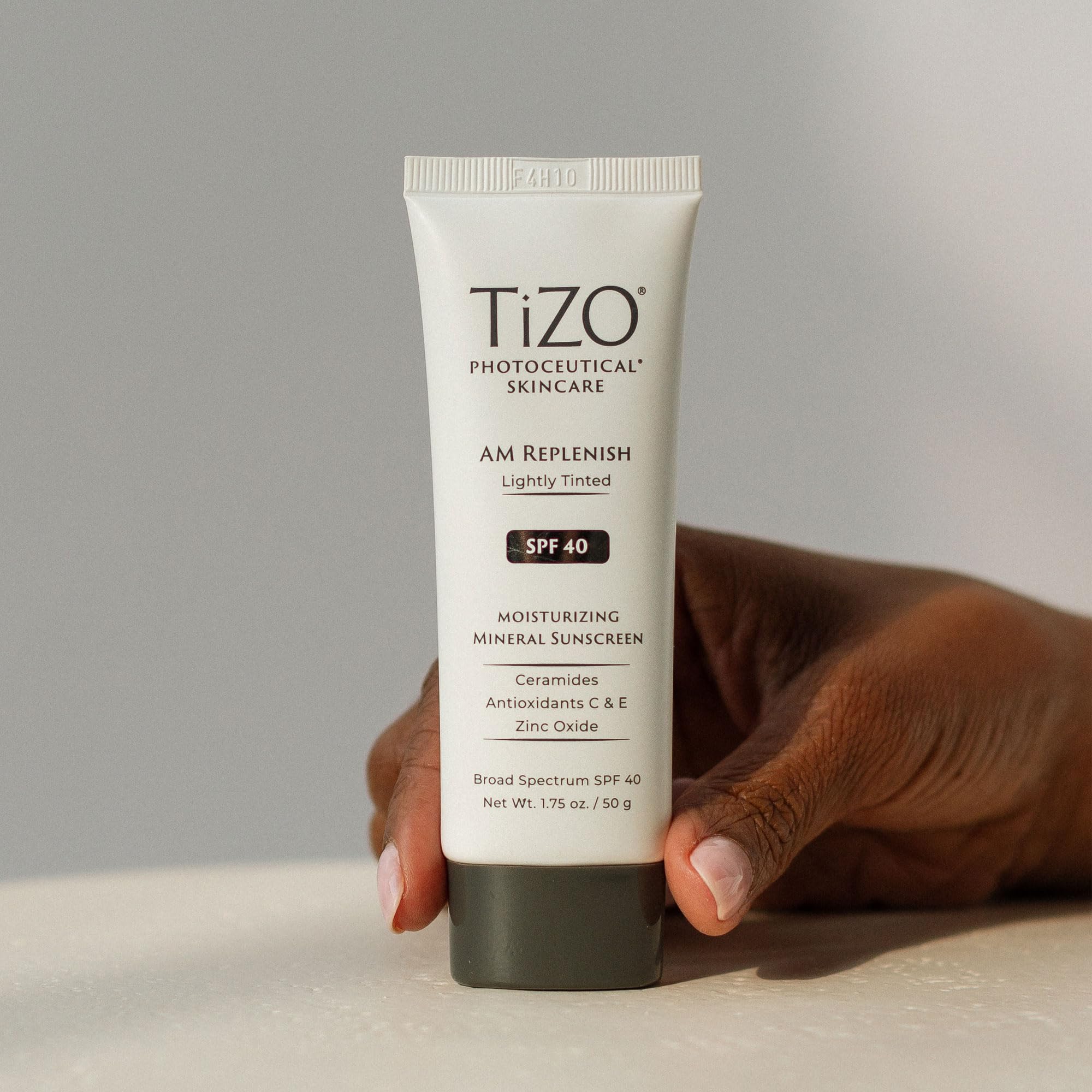 Everyday use of TIZO AM Replenish SPF 40 for daily sun protection