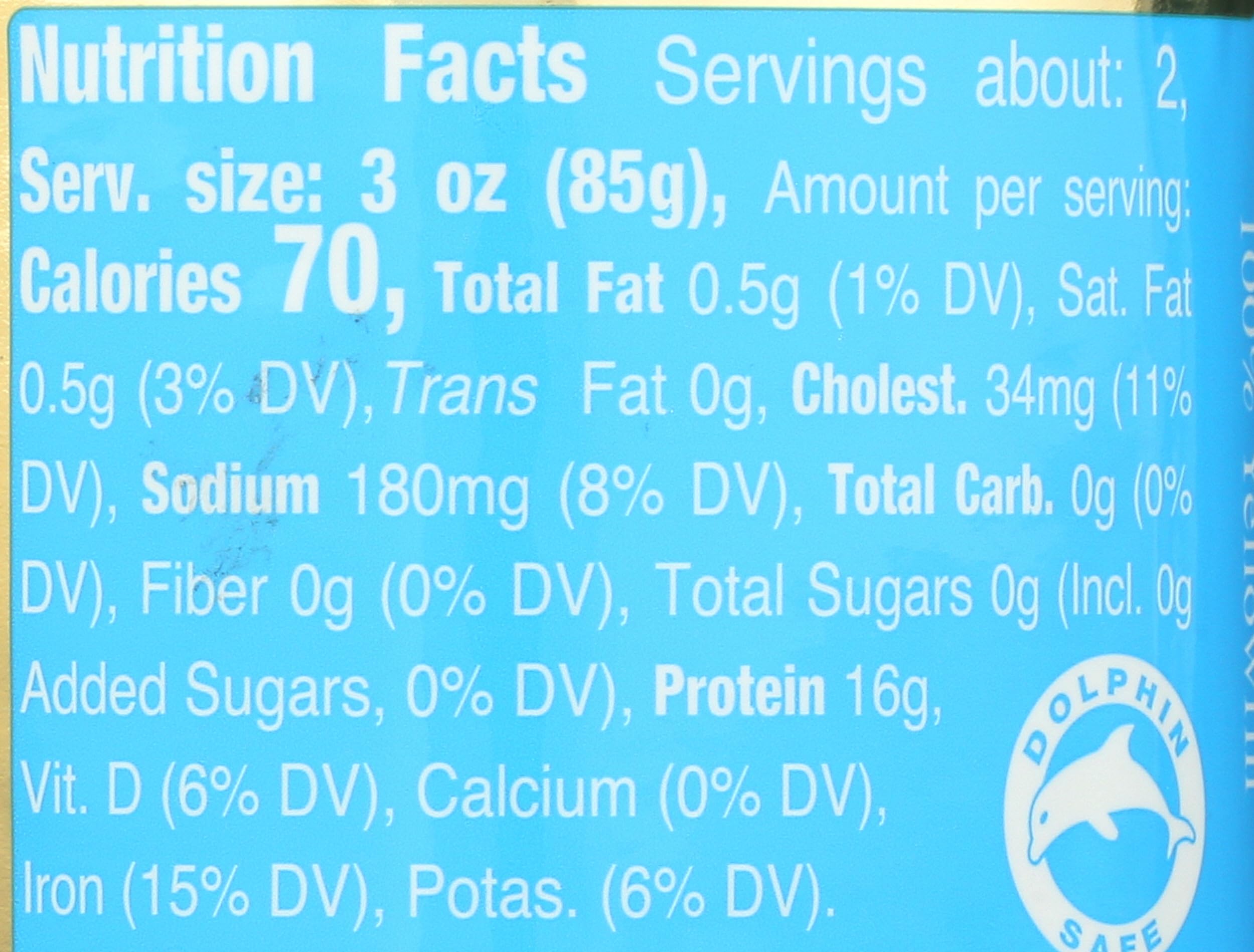 Tonnino tuna close-up label emphasizing water-packed freshness