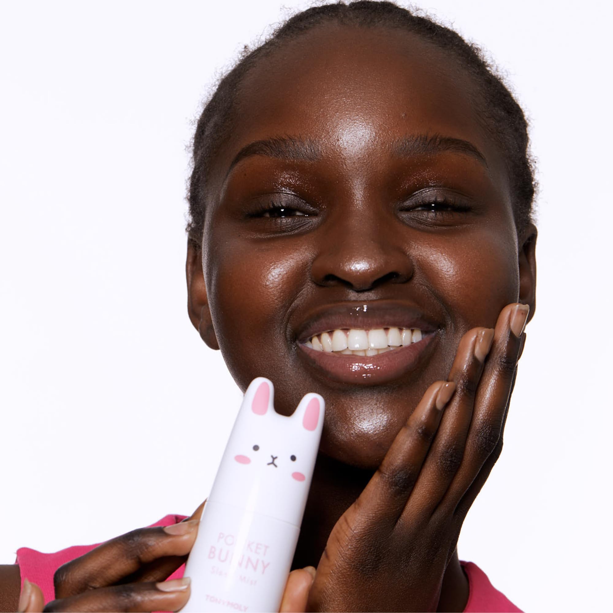 TONYMOLY Pocket Bunny Mist fine mist absorbs quickly and non-sticky.