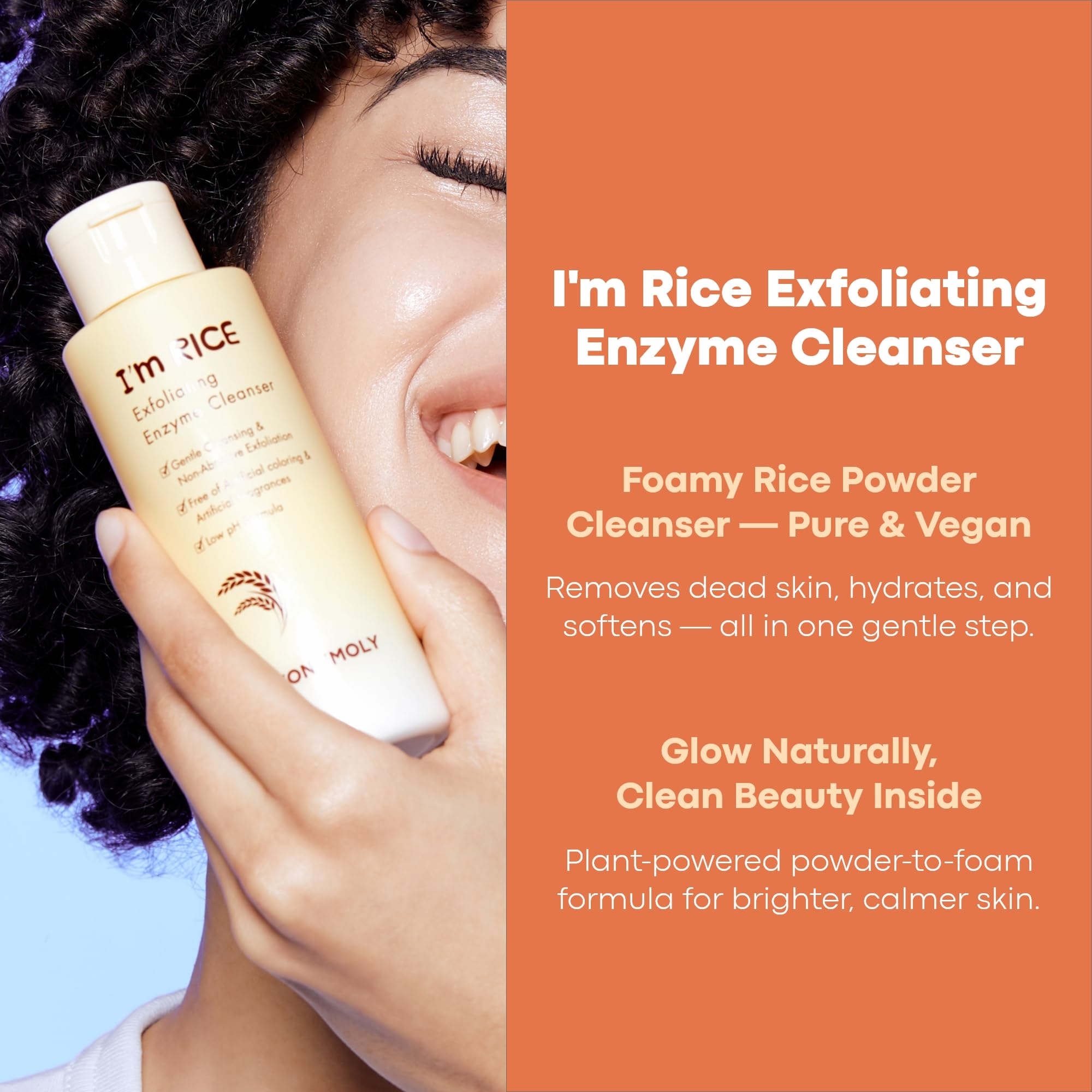 TONYMOLY Water-activated powder in hand forms a smooth paste.