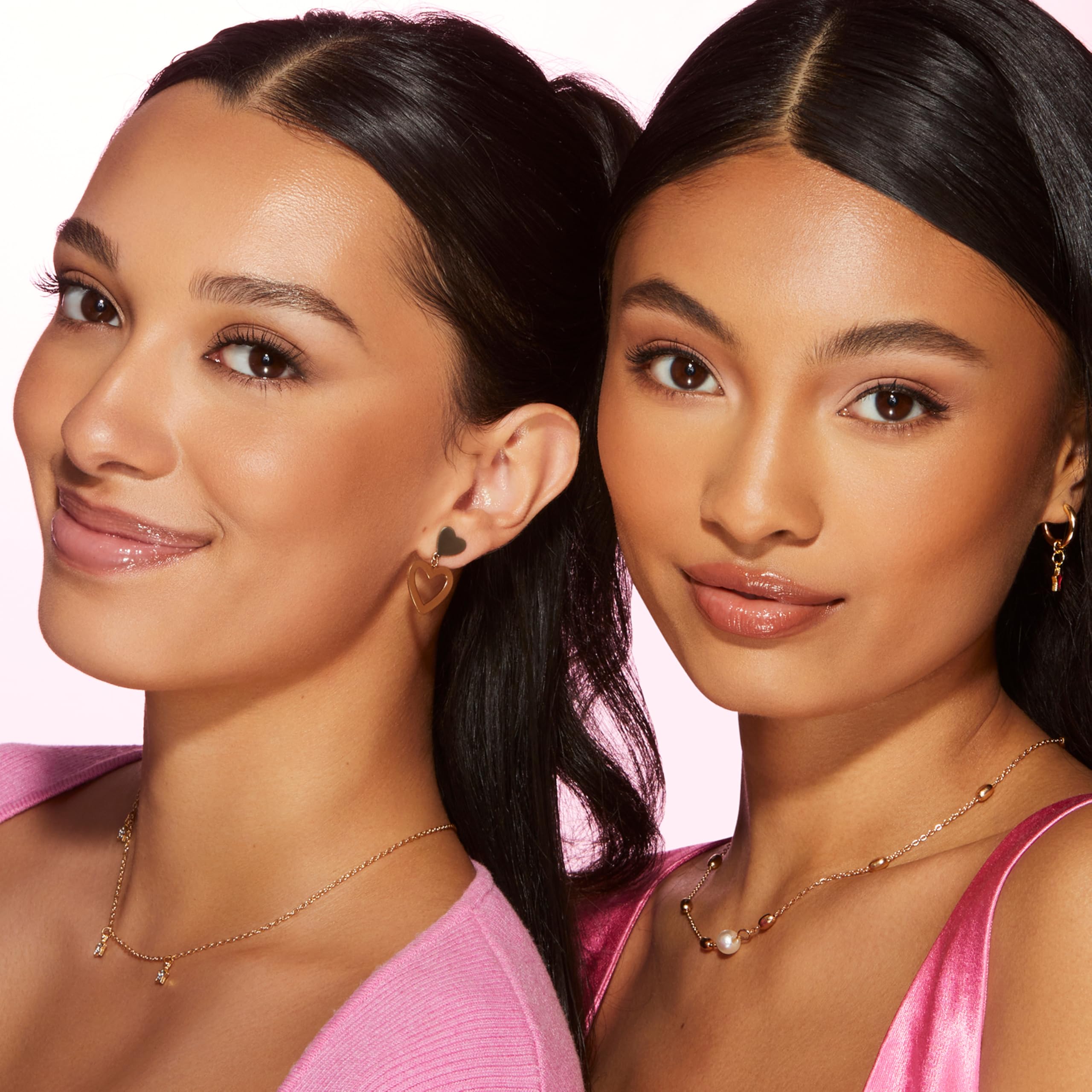 Too Faced Chocolate Soleil sun-kissed glow for natural radiance.
