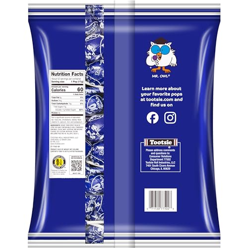 Tootsie Pops blue candy shell highlighting grape flavor for a bright, tasty snack.
