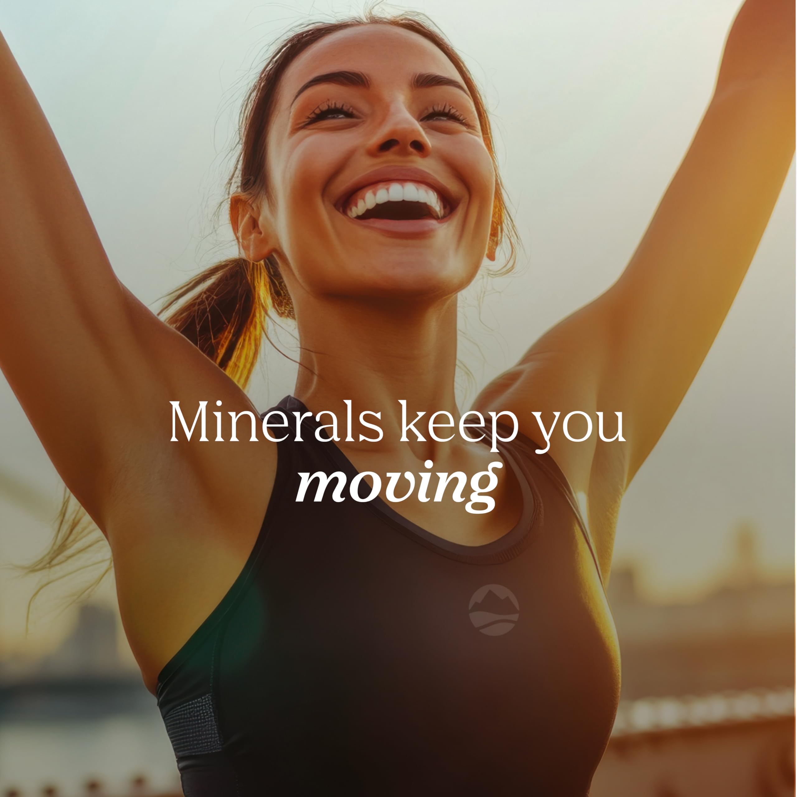 Trace Minerals Power Pak glass shows natural flavor and fizzy texture.