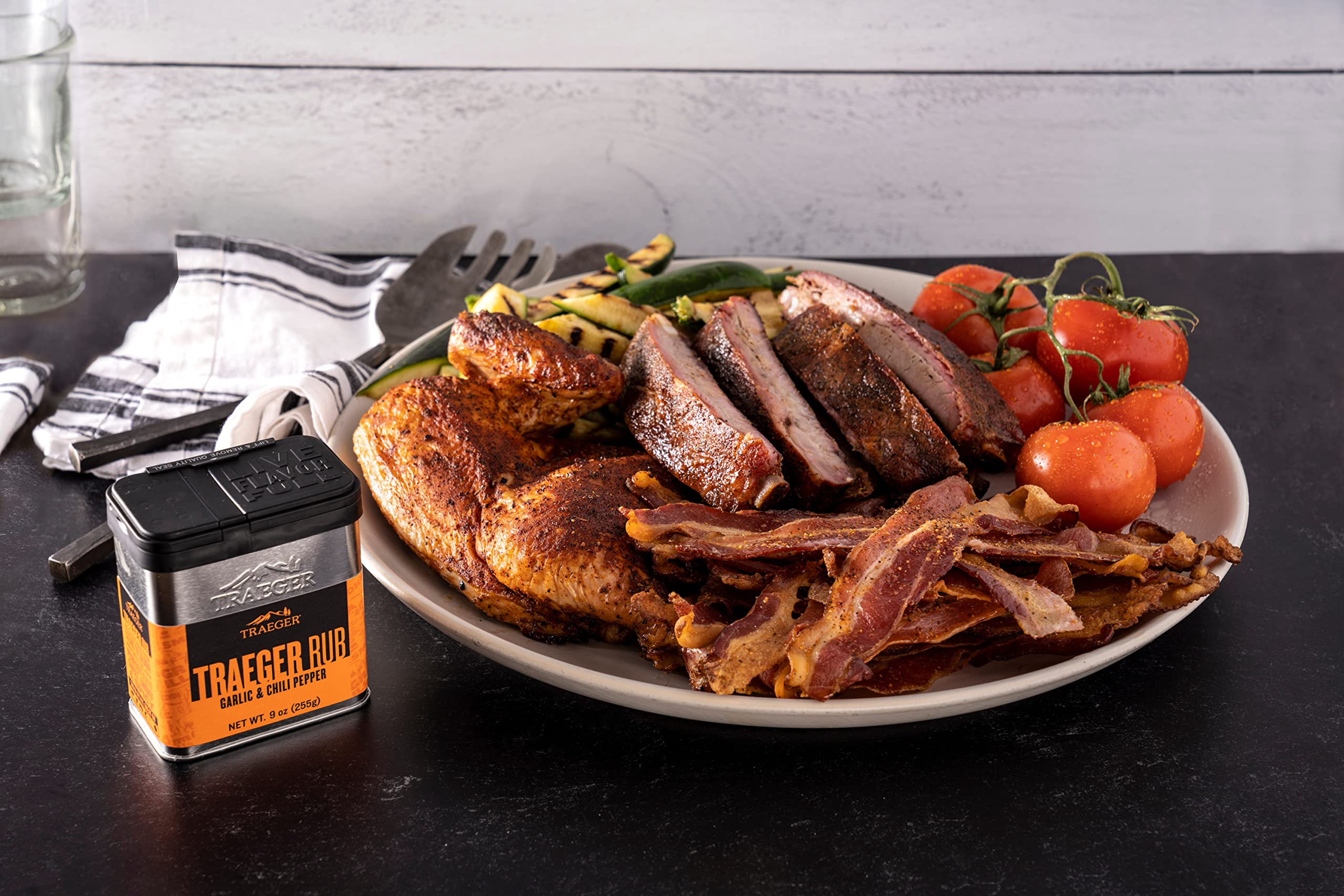 Traeger Garlic-Chili Rub label highlights kosher and gluten-free options for diverse recipes.