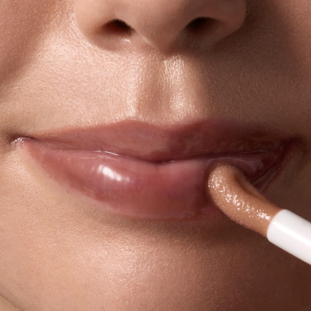 Nourishing oils in Tree Hut Cinnamon Dolce Lip Oil