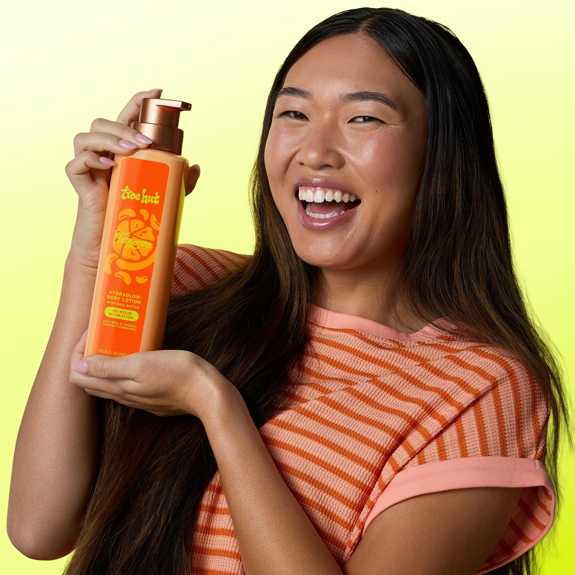 Tree Hut Hydraglow Tangerine cream-on-skin shows fast-absorbing moisture