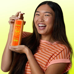 Tree Hut Hydraglow Tangerine cream-on-skin shows fast-absorbing moisture