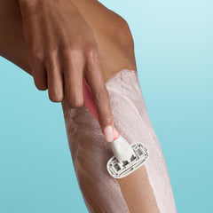 Jelly Bear with shea butter and aloe emphasizes hydration and calm skin