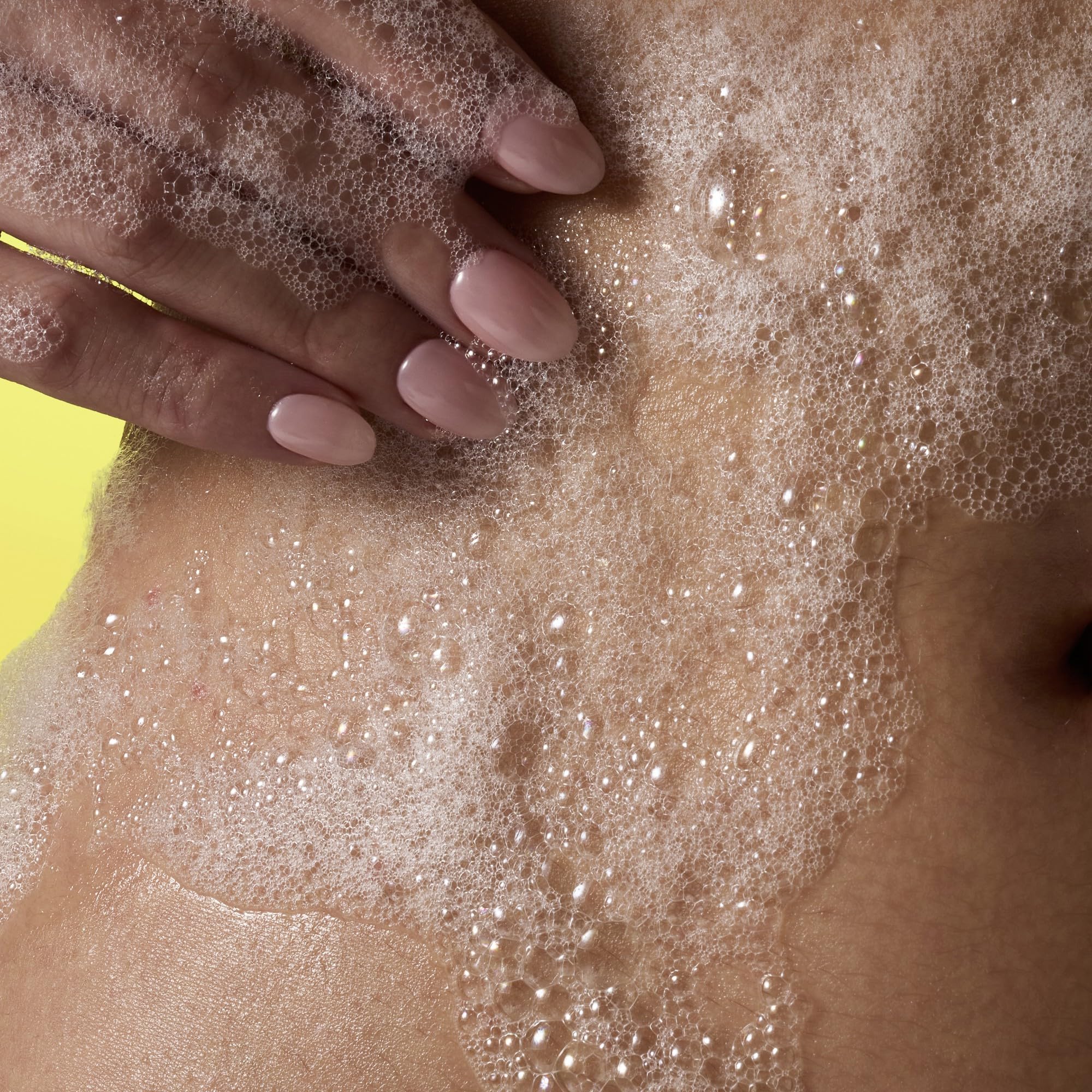 Scent notes of sugared violet, vanilla orchid, sandalwood for daily self-care.