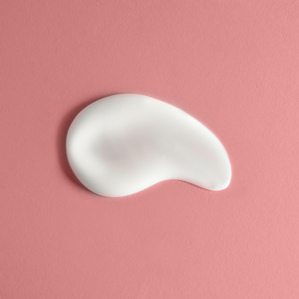 Shea butter and active ingredients shown to nourish and balance dry skin.