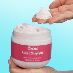 Tree Hut Pink Champagne fragrance delivers pomegranate, vanilla, and rosewood aroma.