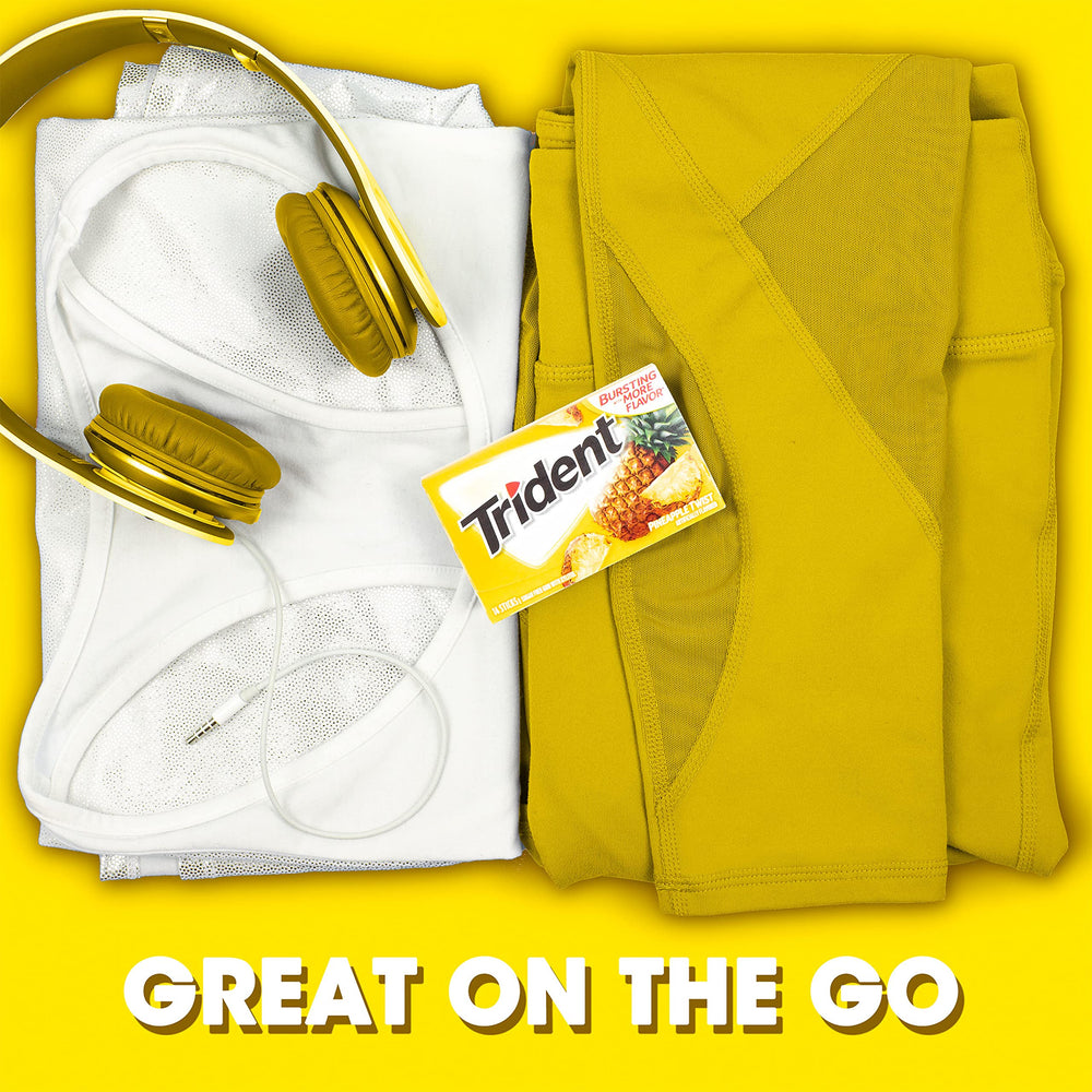 Trident Pineapple Twist gum showcases fruity flavor and sugar-free enjoyment.