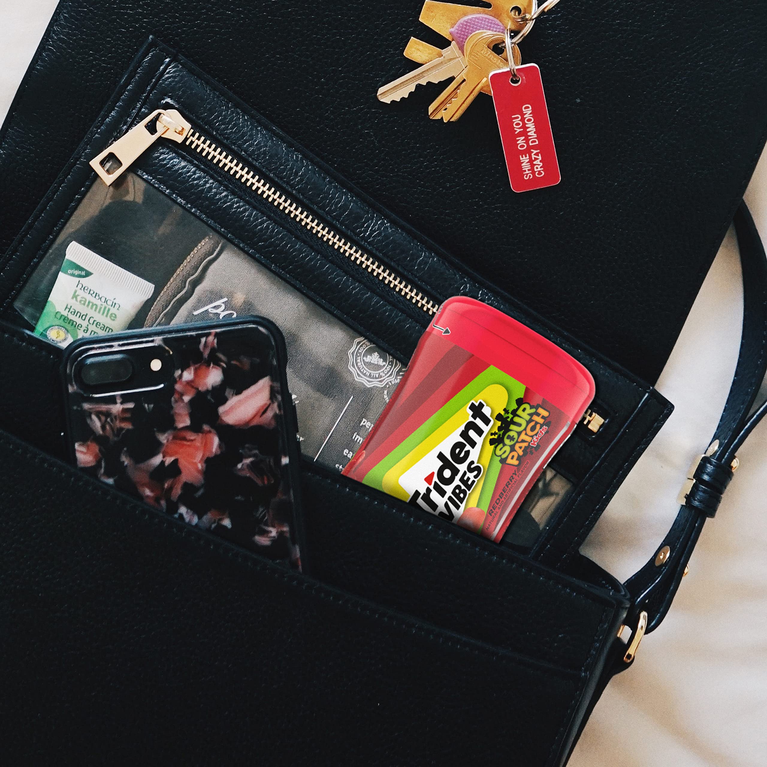 Trident Vibes travel pack bottle for vacations and daily commutes.
