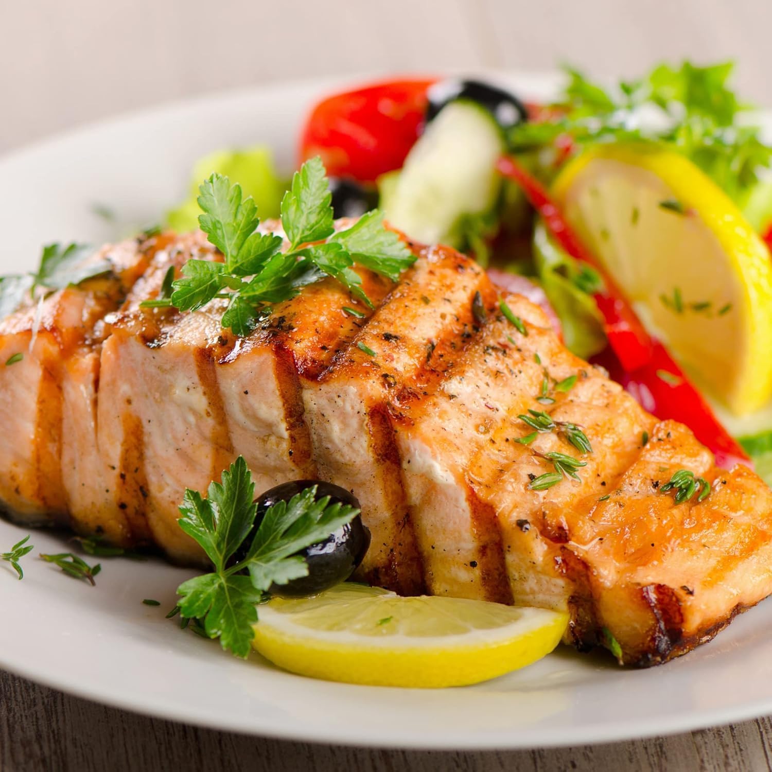 Clean ingredients visuals emphasize no artificial colors, preservatives, sodium, or gluten.