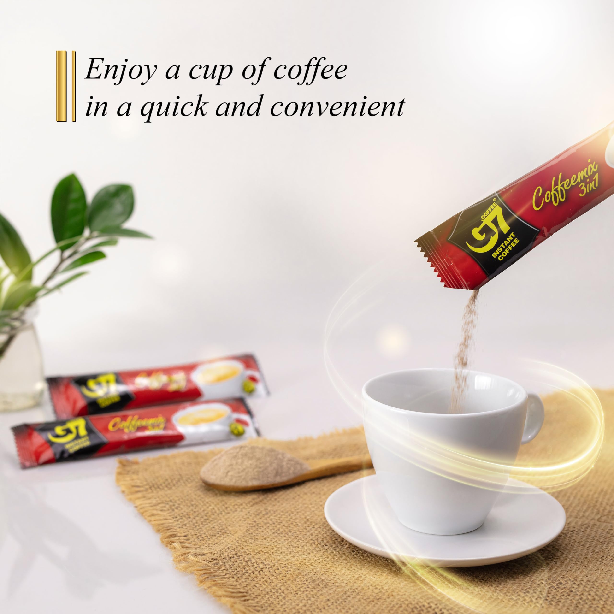 TRUNG NGUYEN LEGEND G7 cup with steam highlights premium crema.