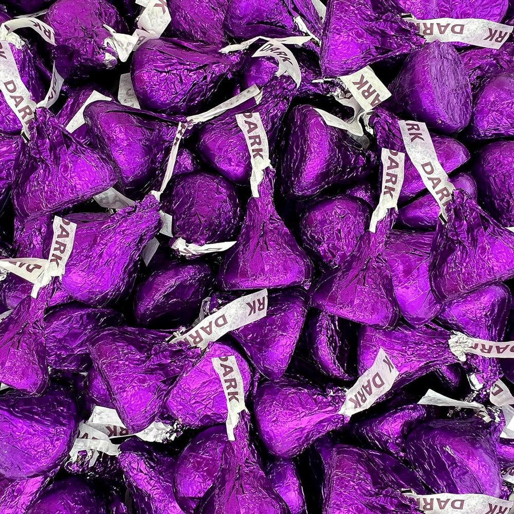 Gift-ready packaging for celebrations with Hershe.ysKISSES Special Dark Kisses.