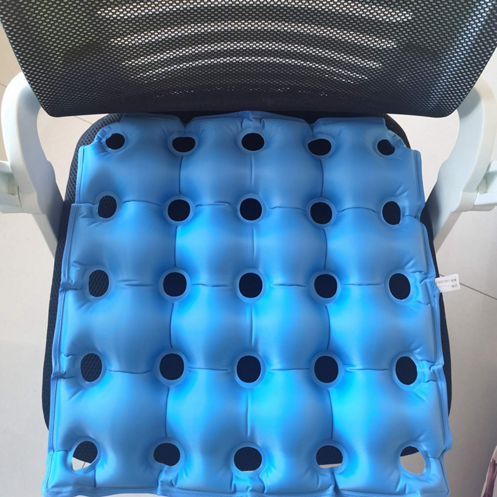 TURNSOLE waffle cushion ready for travel and compact storage.