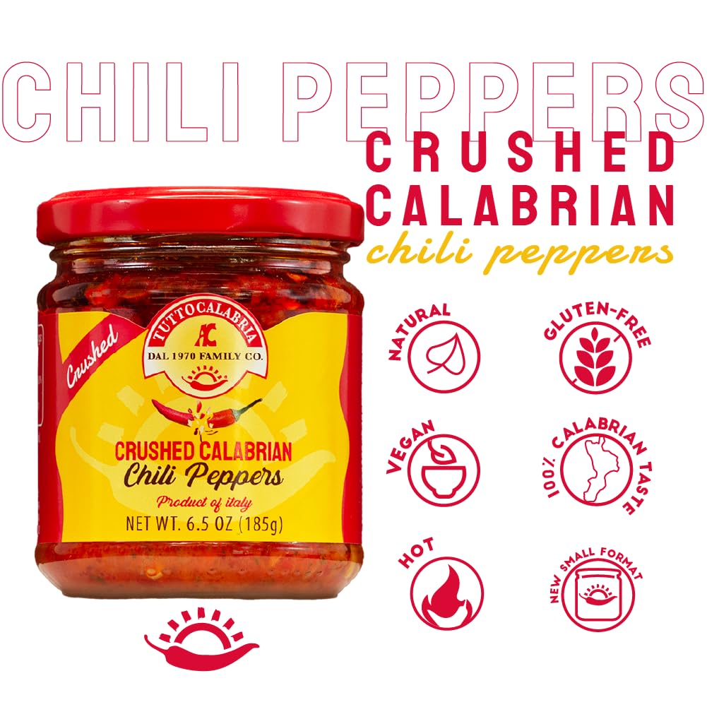 TuttoCalabria chili flakes spice-dispensing spoon demo showcases versatile topping and drizzle use.