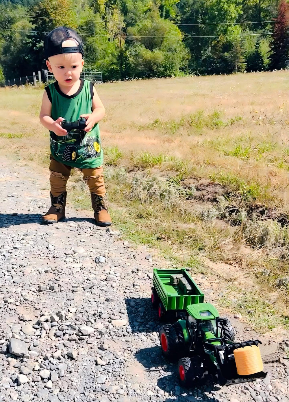 Uarzt tractor with working lights enhances daytime-to-night play.