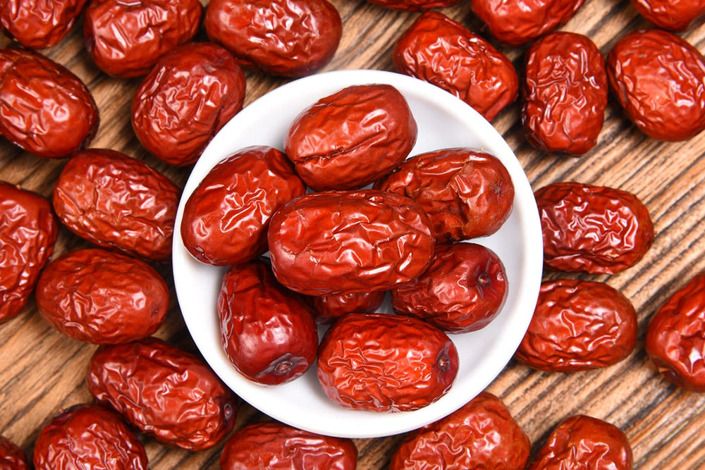 ULTHMOK hand-selected jujubes on display emphasizing size and sweetness.