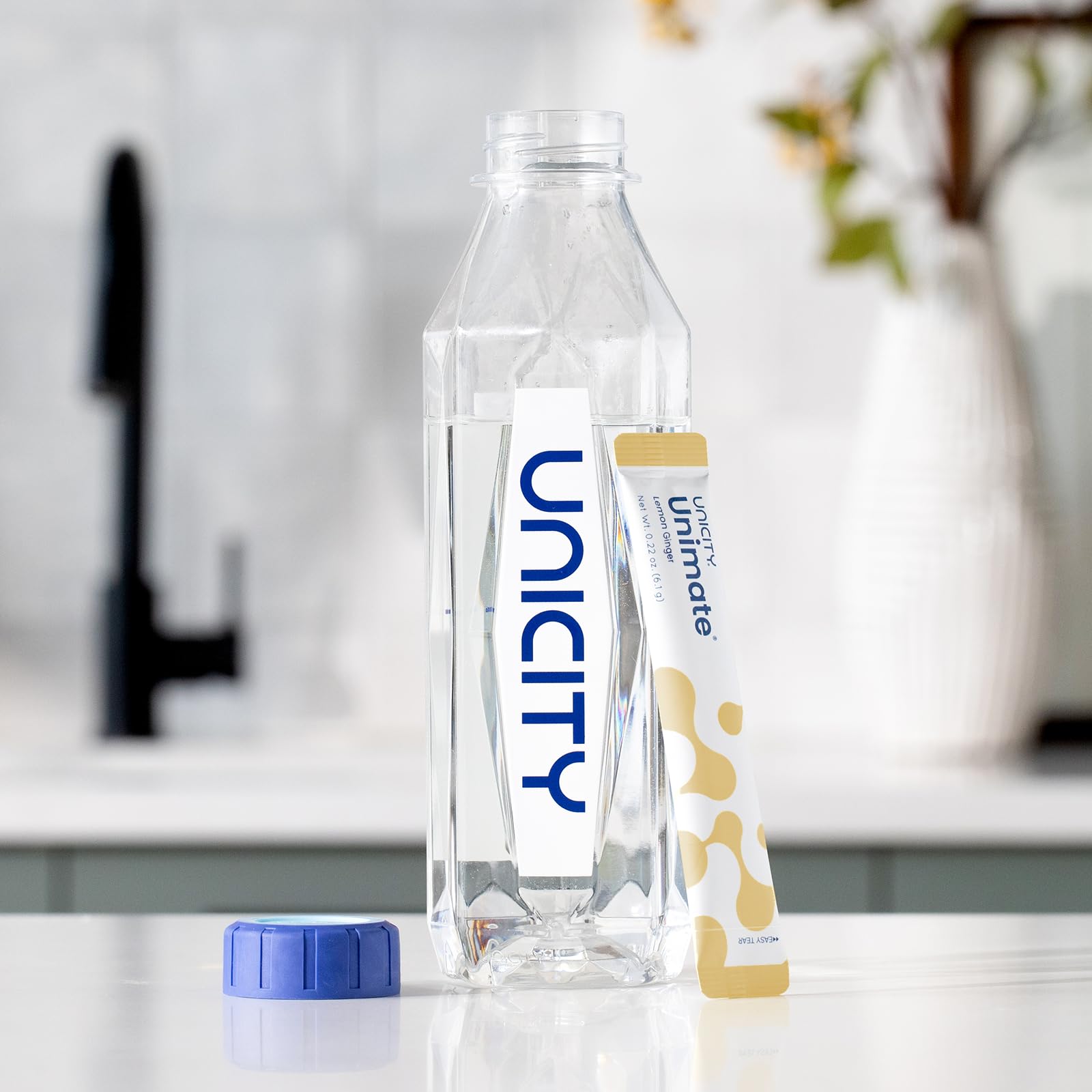 Unicity Unimate lemon-ginger ingredient panel highlights yerba mate and natural flavors.