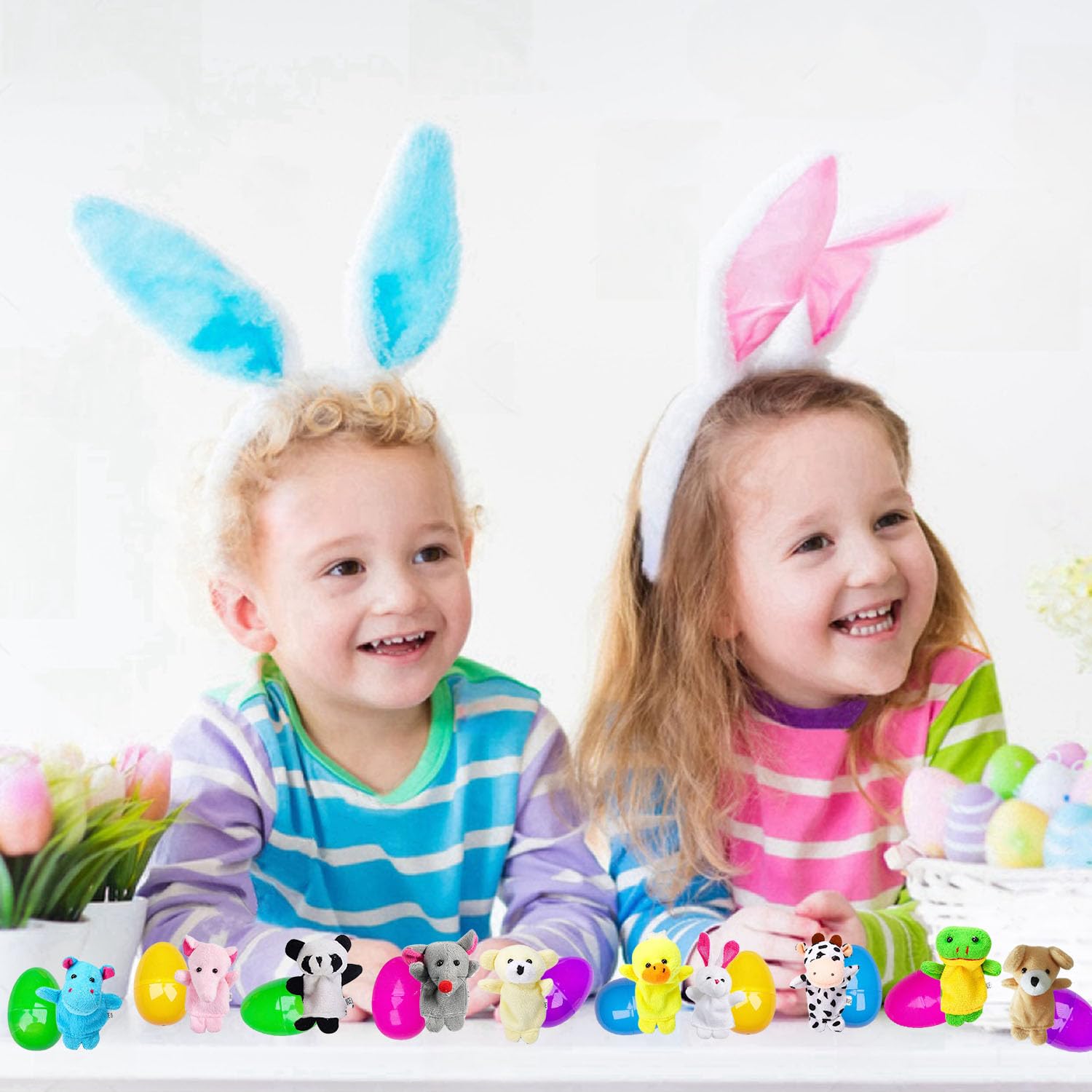 UPINLOOK puppet-filled egg inside for hands-on play and learning