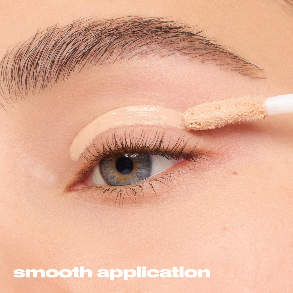 Urban Decay wand delivers precise, light-application for crease-free makeup that stays all day.