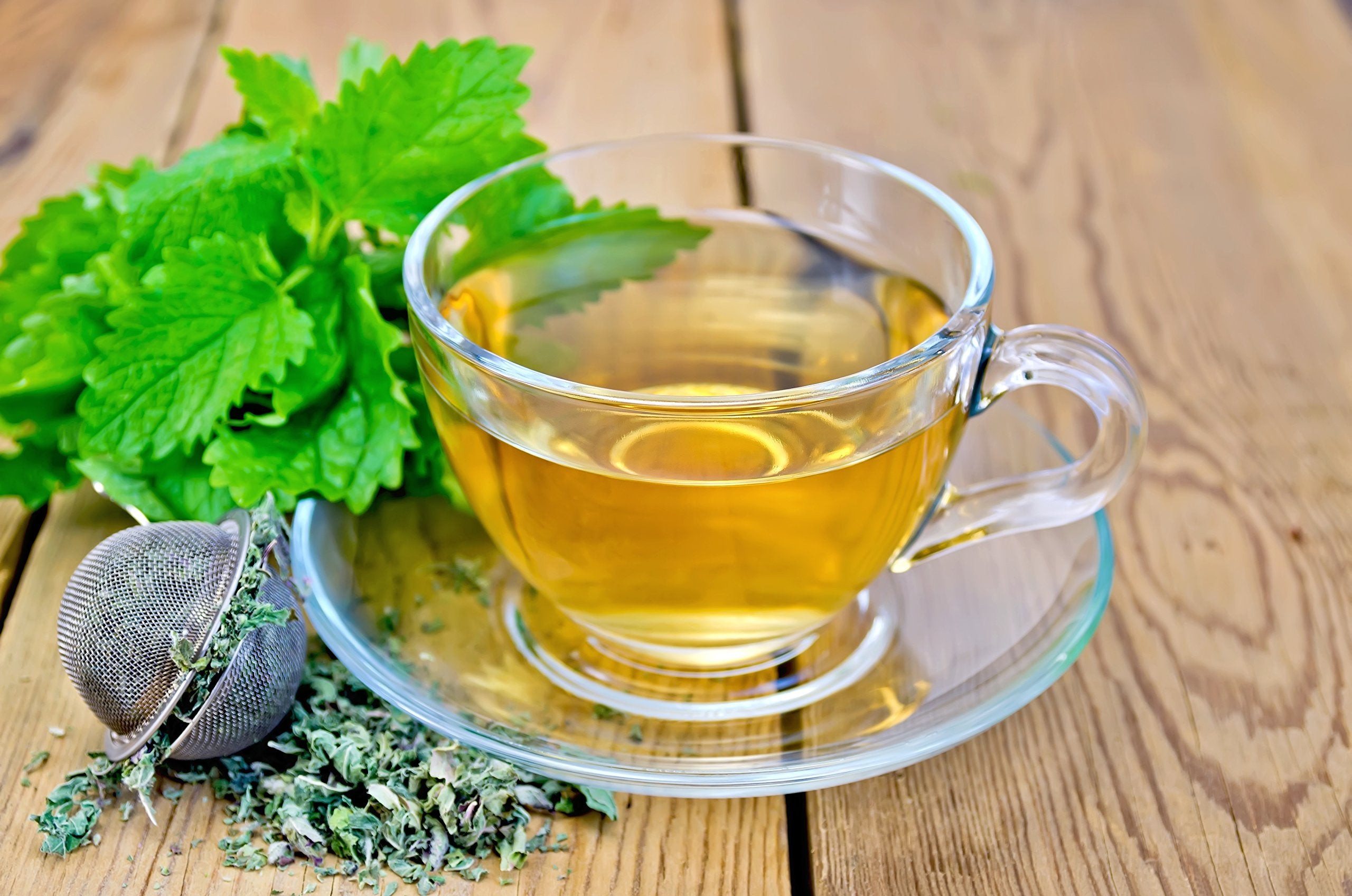 Bulk packaging of Lemon Balm leaf by US Wellness Naturals for freshness and convenience.