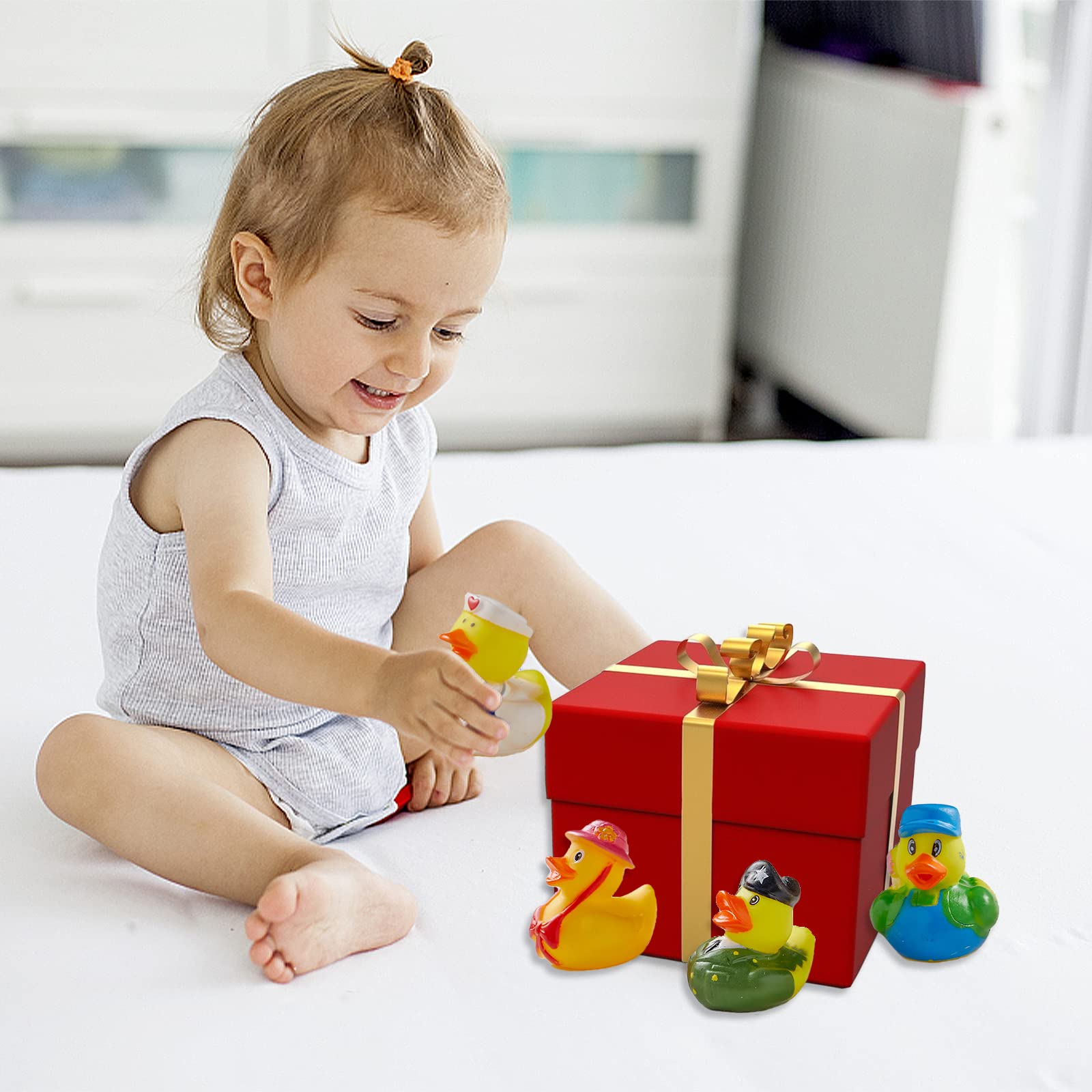 ValenLyra diverse duck set sparks storytelling during bath time.