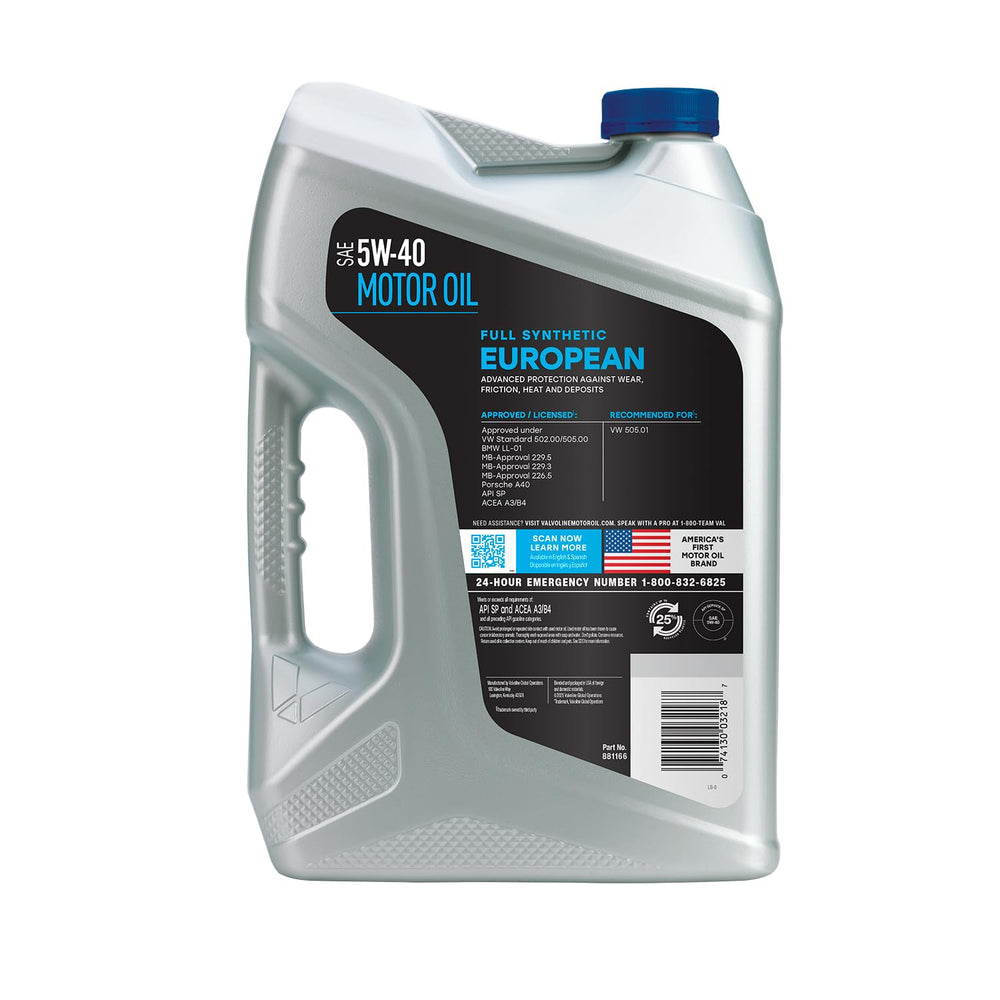 Valvoline 5W-40 pour action supporting smooth cold-start lubrication.