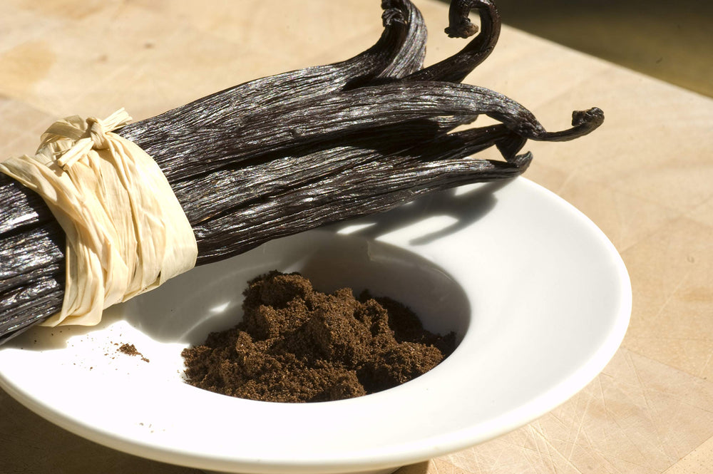 Vanilla Bean Kings vanilla-powder-closeup reveals fine texture and rich aroma.