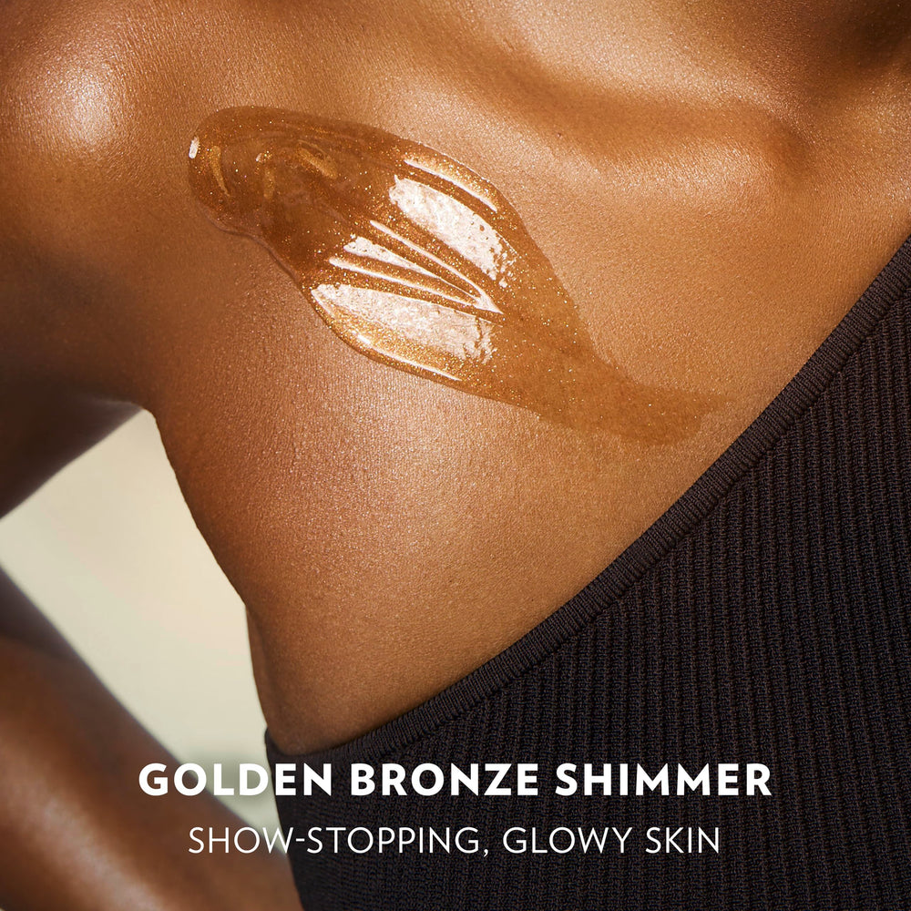 Close-up of skin hydrated by ultra-hydrating lipids and cocoa butter in Vaseline formula.