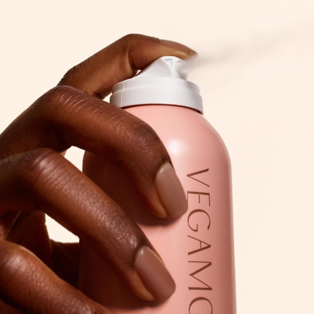 Daily-use friendly formula shows lightweight spray for between-wash days