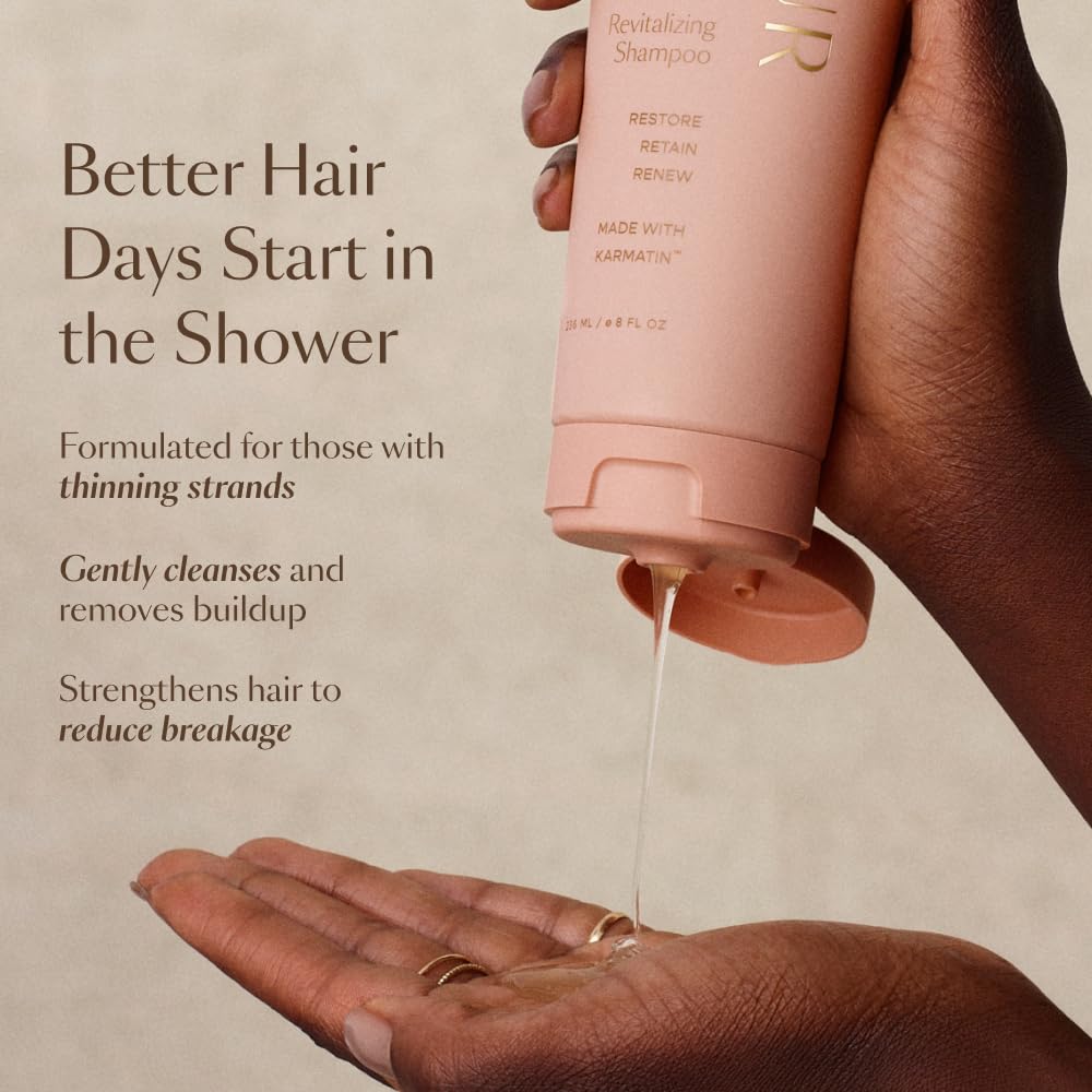 VEGAMOUR GRO Revitalizing Shampoo close-up of creamy lather
