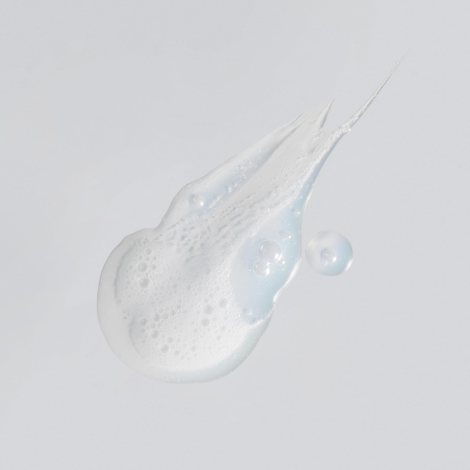 Versed The Purist foaming cleanse lather for a refreshed complexion after use.