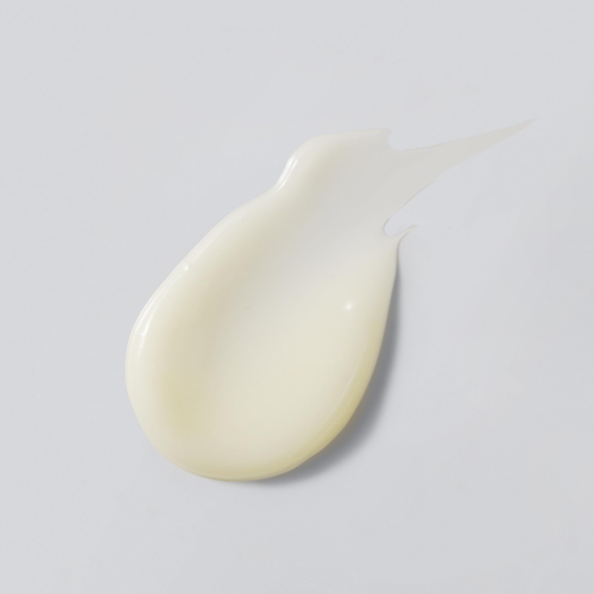 Versed Weekend Glow Eye Gel targets dark circles and puffiness for a refreshed eye area.