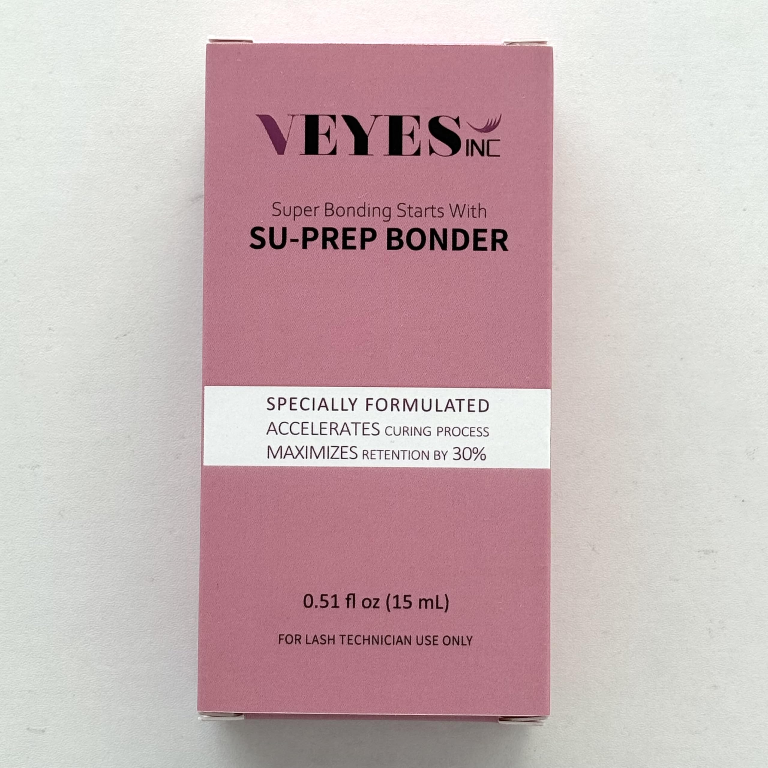 VEYES INC Super Lash Bonder reduces fumes for a more comfortable lash session.
